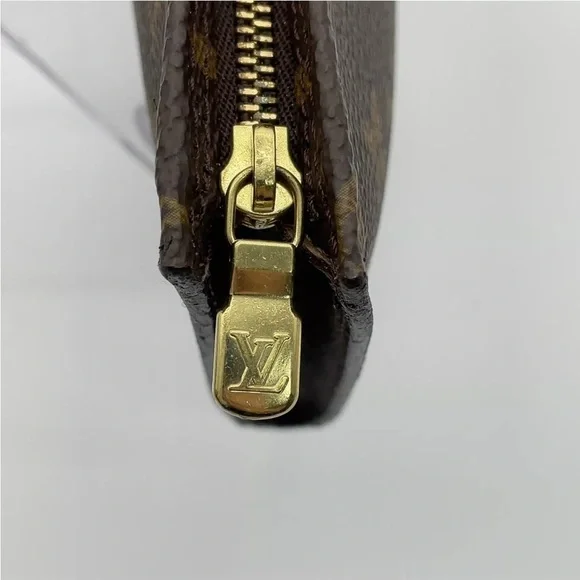 Louis Vuitton Pouch - Picture 8 of 13